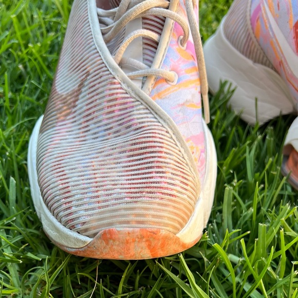 Nike - Picture 10 of 13